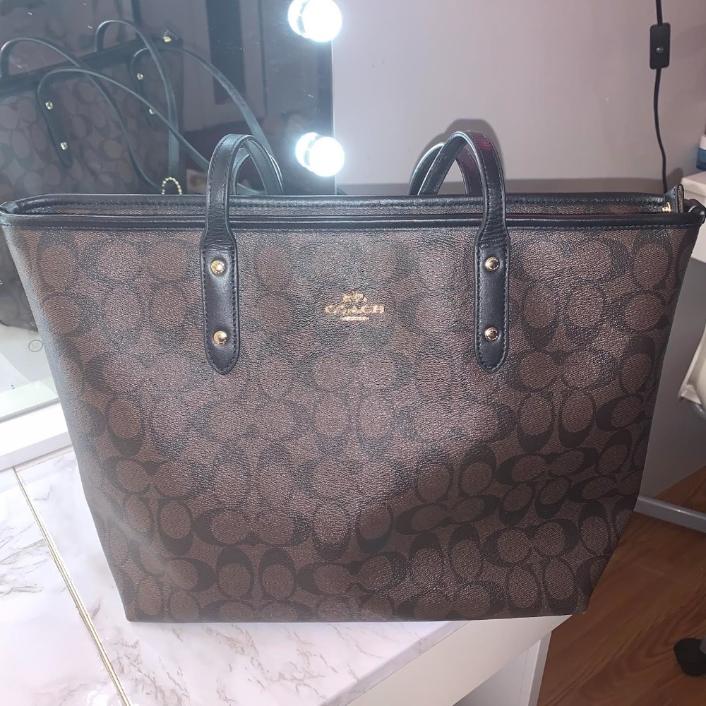 Brown Coach signature City Zip
